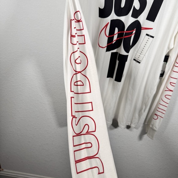 NWT!! Nike Just Do It Long Sleeve Graphic T-Shirt White Black Red | Men's XL - Picture 4 of 5